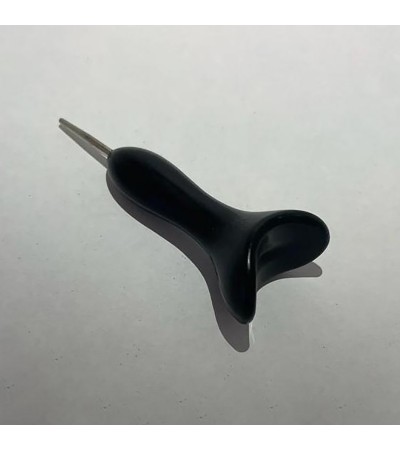 Parmak Arası Siyah Yazı Kalemi Parmak Arası Siyah Yazı Kalemi