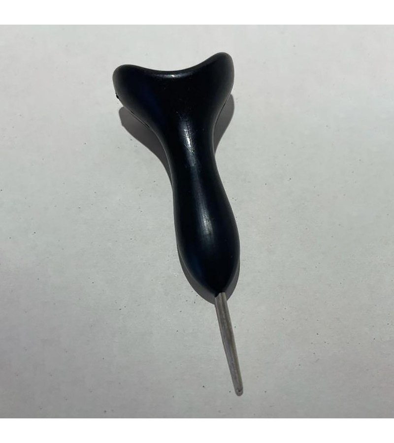 Parmak Arası Siyah Yazı Kalemi Parmak Arası Siyah Yazı Kalemi